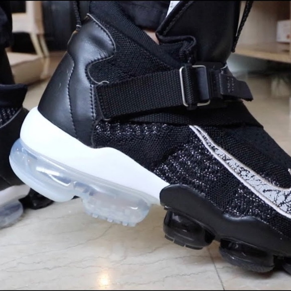 Nike Air VaporMax Premier Flyknit "Black/Metallic Silver" - Picture 2 of 9